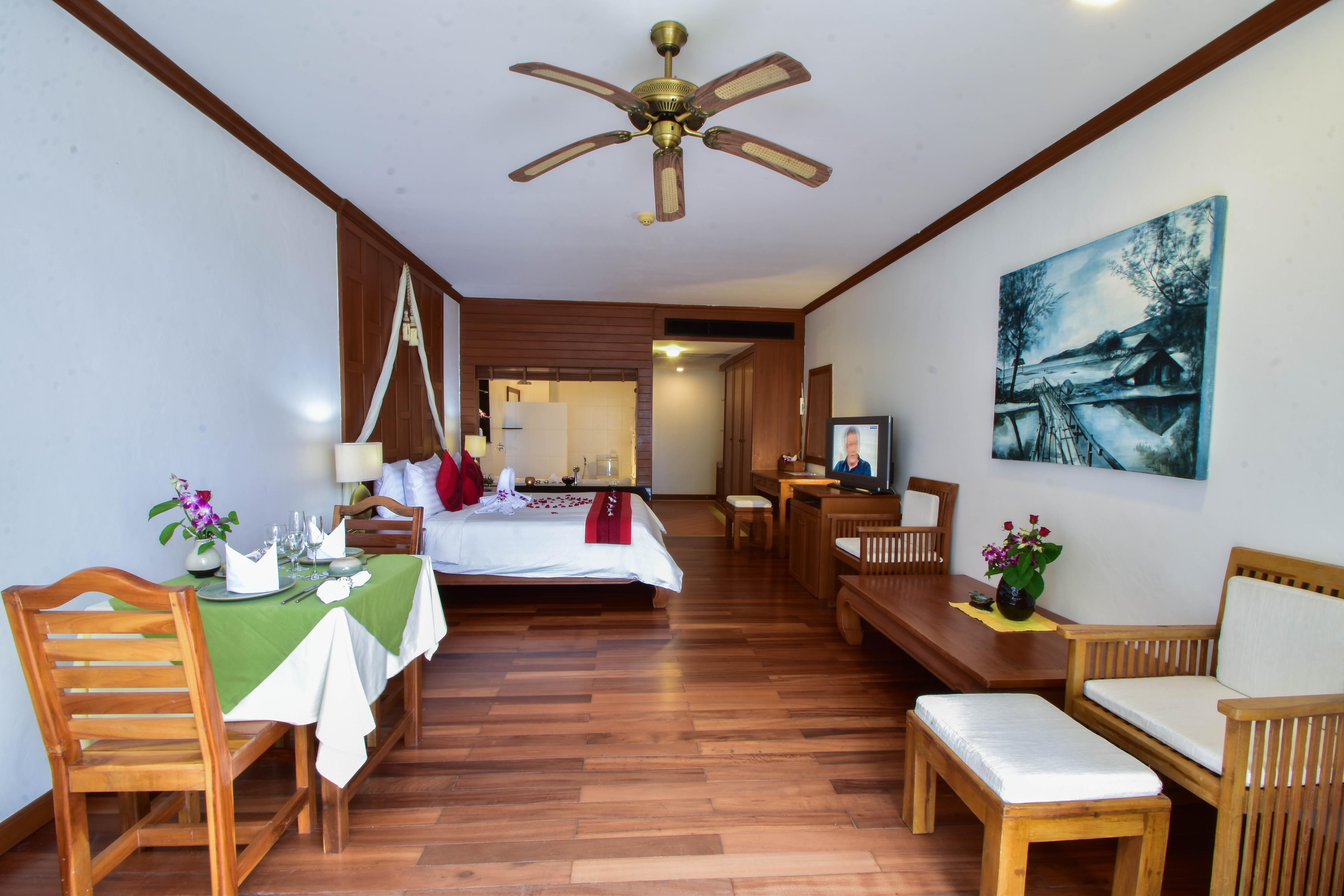 Layalina Hotel Pantai Kamala Bagian luar foto