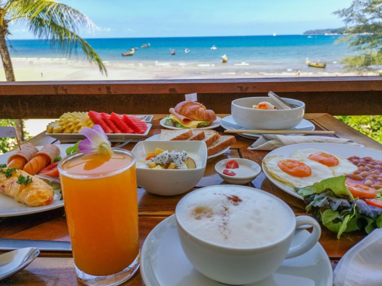 Layalina Hotel Pantai Kamala Bagian luar foto